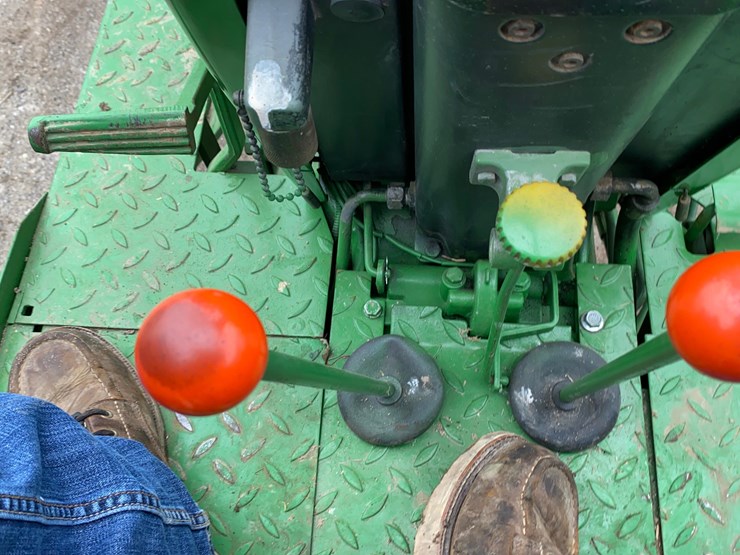 john-deere-2940-image-52