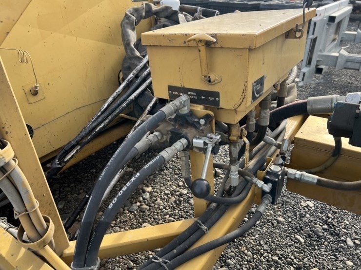 2013-bear-cat-bk250-towable-asphalt-crack-sealer-image-10