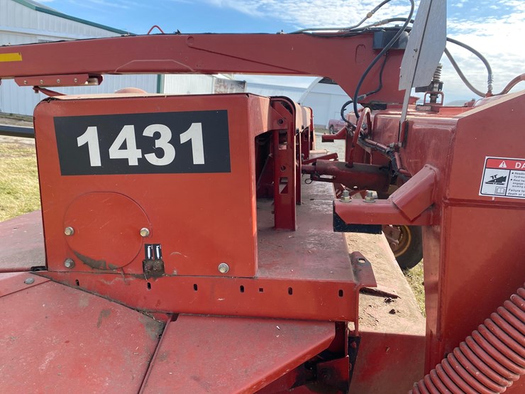 new-holland-1431-image-47