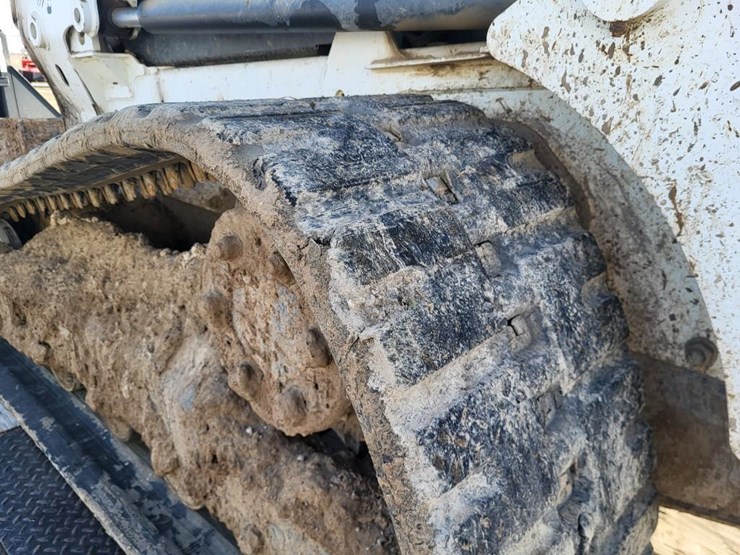 2017-bobcat-t630-image-42