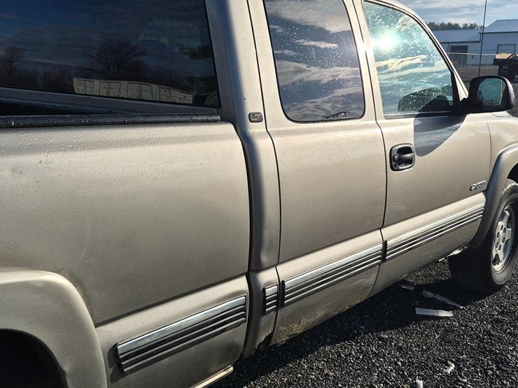 2002-chevrolet-1500-image-28