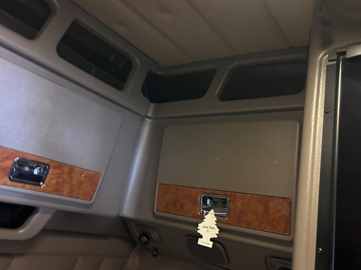 peterbilt-379-image-79