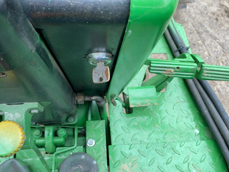 john-deere-2940-image-51