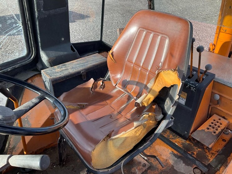 1982-case-580d-image-87