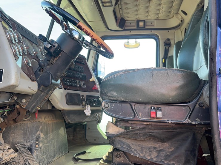 2013-western-star-4900-image-32