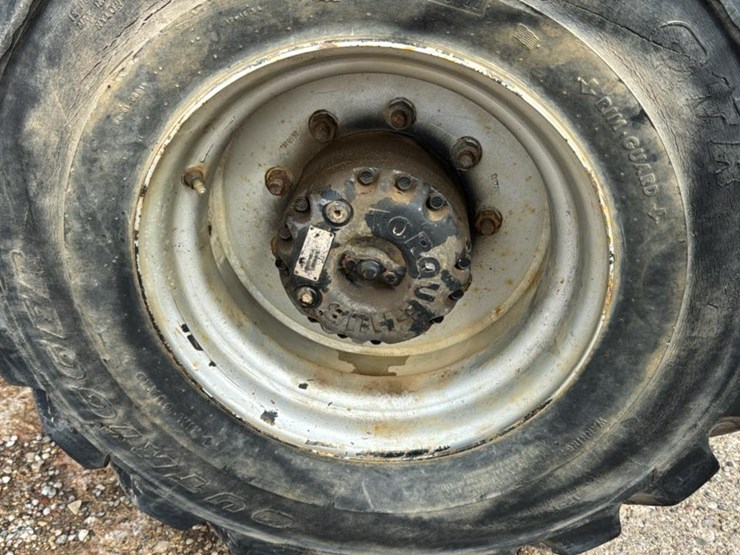 2005-jlg-400s-image-34