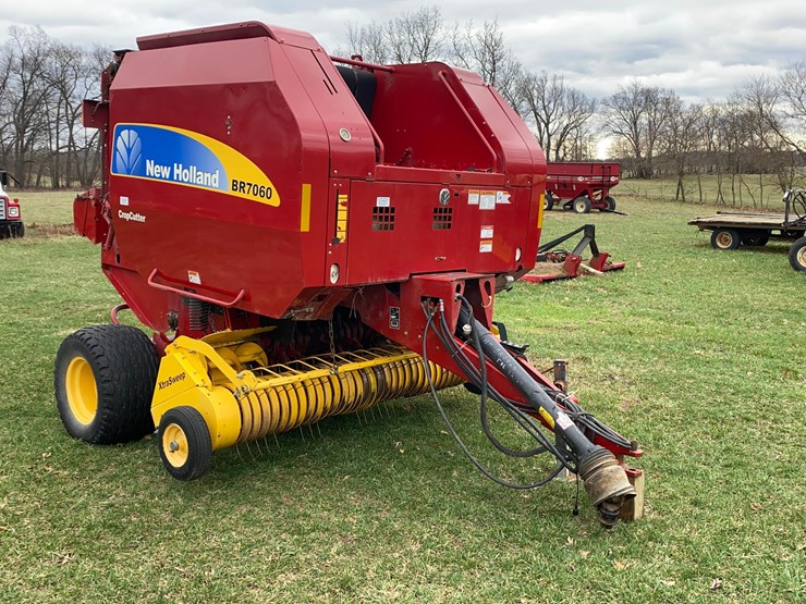 new-holland-br7060-image-4