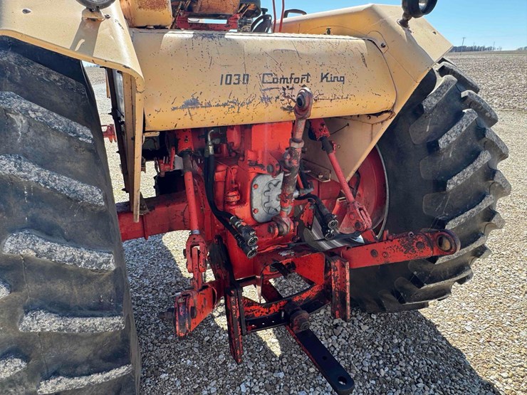 case-1030-comfort-king-tractor,-diesel,-wide-front,-18.4-34-tires,-5-front-weights,-2-remotes,-3pt.,-image-11