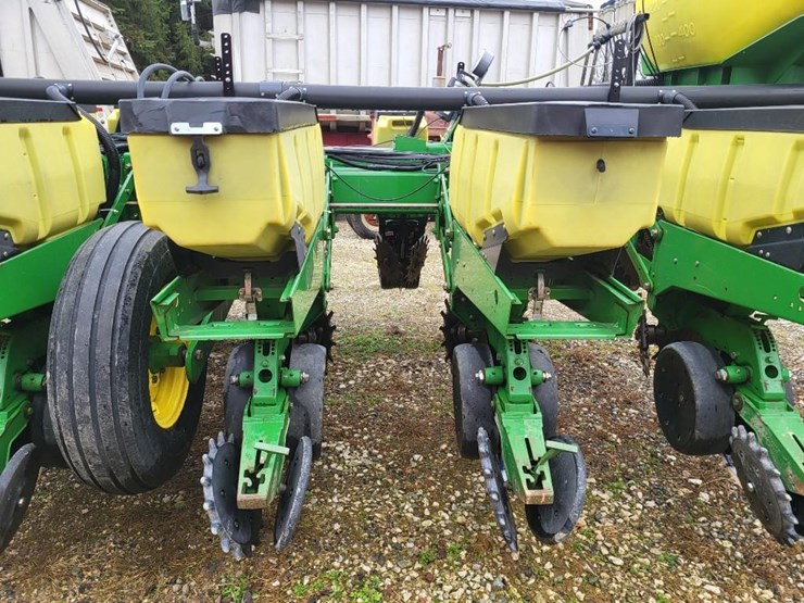 2010-john-deere-1770nt-image-24