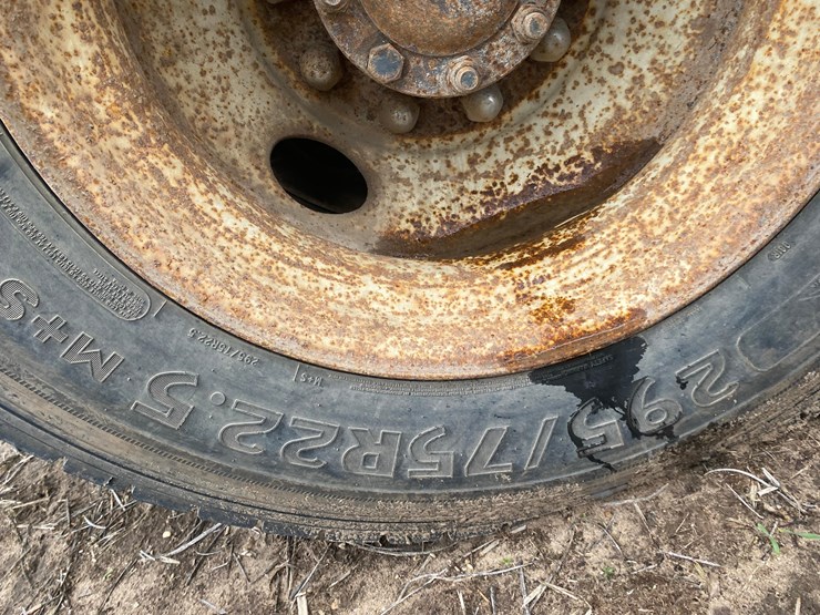 1998-case-ih-4900-image-24