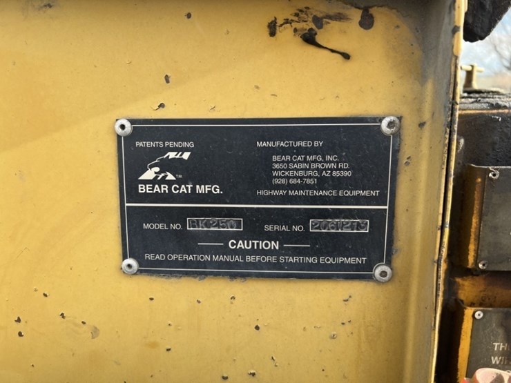 2013-bear-cat-bk250-towable-asphalt-crack-sealer-image-23