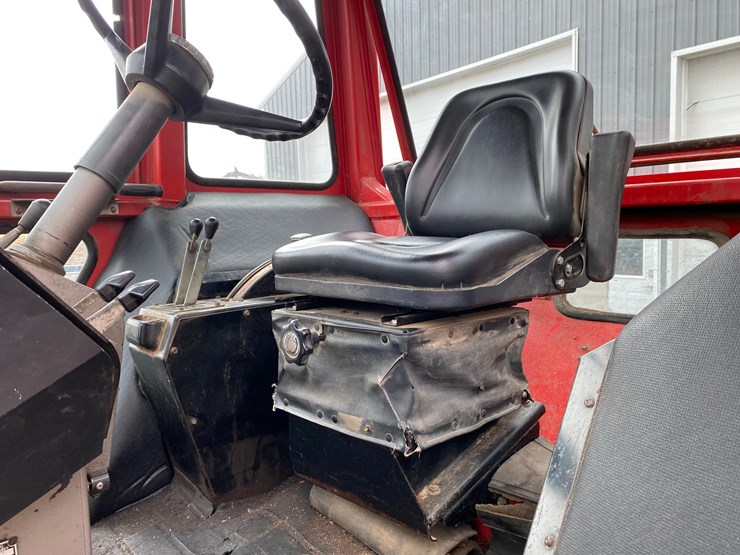 massey-ferguson-1135-image-55