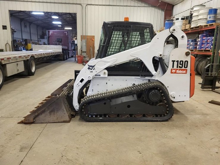 2012-bobcat-t190-image-2