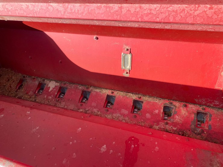 international-6200-image-33