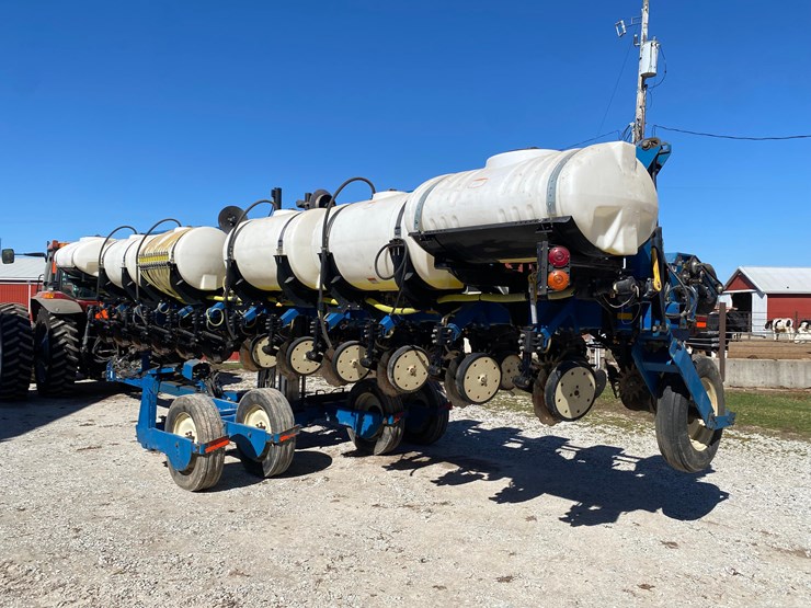 2009-kinze-3600-image-5