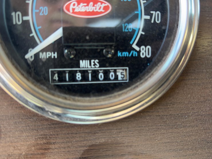 1986-peterbilt-semi-truck-image-18