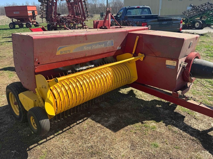 new-holland-bc5070-image-1