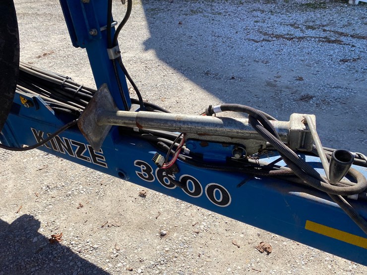 2009-kinze-3600-image-9