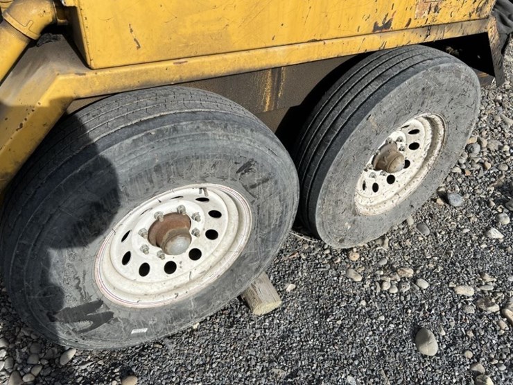 2013-bear-cat-bk250-towable-asphalt-crack-sealer-image-17