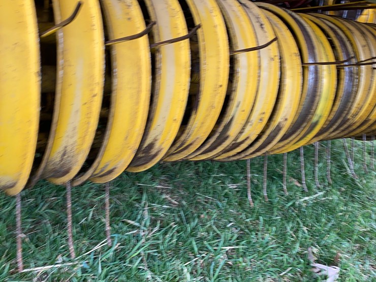 new-holland-br7060-image-7