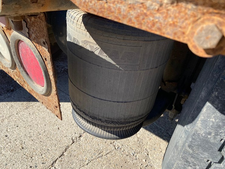 2011-international-prostar-image-22