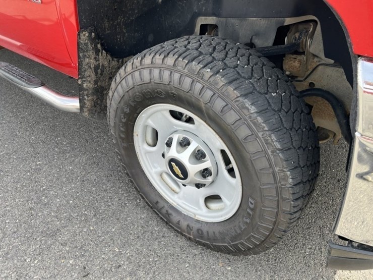 2011-chevrolet-silverado-2500-image-25