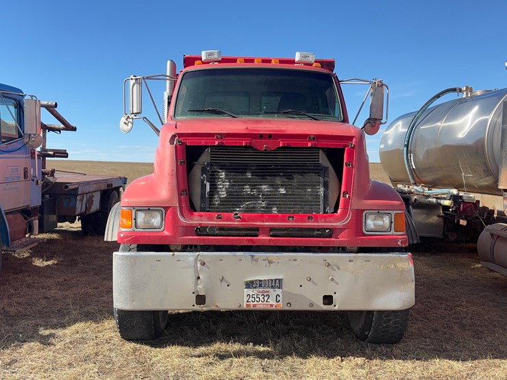 2003-sterling-lt9500-image-2