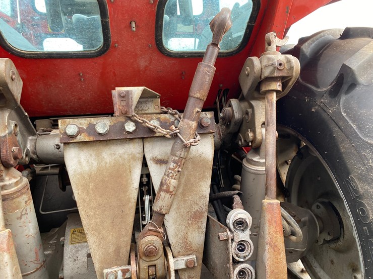 massey-ferguson-1135-image-35