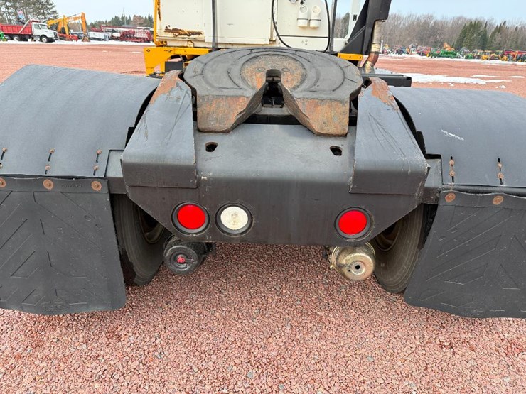 2013-kalmar-ottawa-4x2-image-19