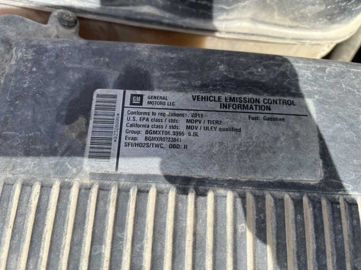 2011-chevrolet-silverado-2500-image-32