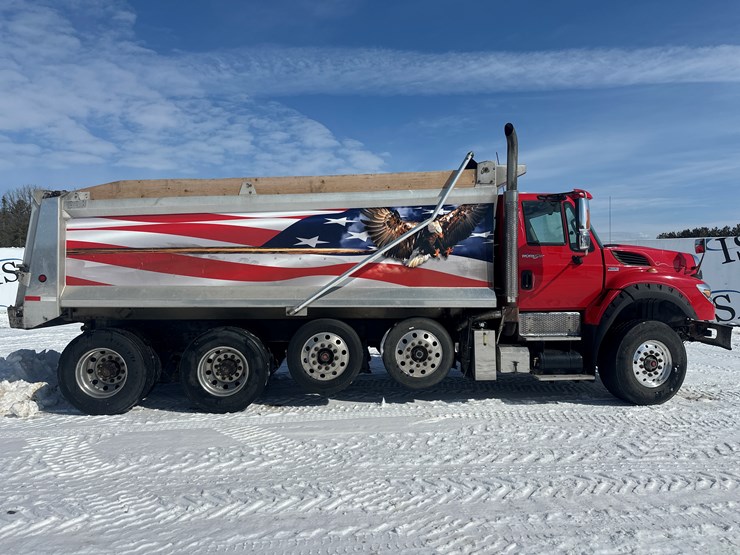 2012-international-7600-image-6