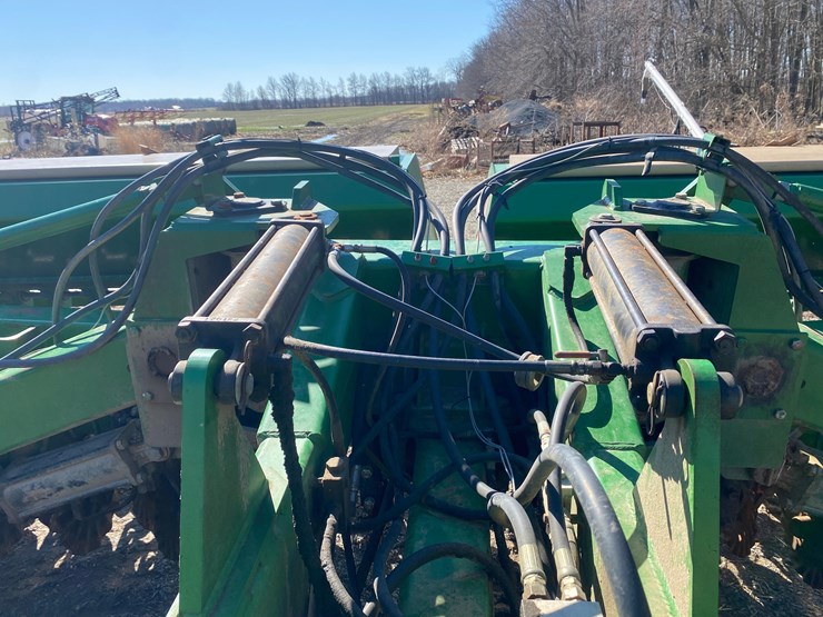 great-plains-solid-stand-30-image-30