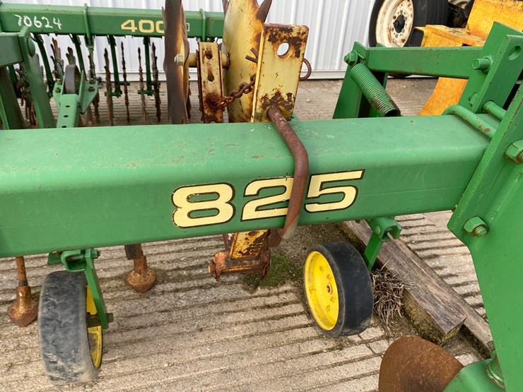 john-deere-825-image-22