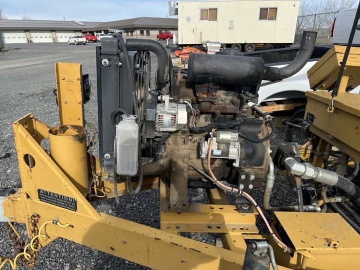 2013-bear-cat-bk250-towable-asphalt-crack-sealer-image-22