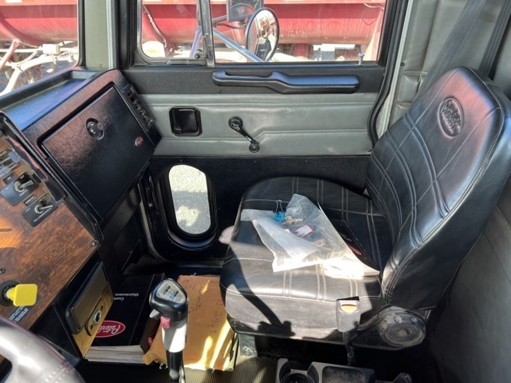 1998-peterbilt-357-image-65