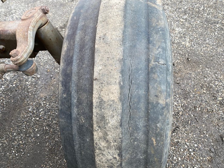 massey-ferguson-1135-image-53