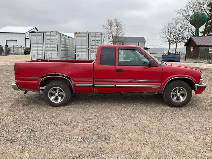 2000-chevrolet-s10-image-6