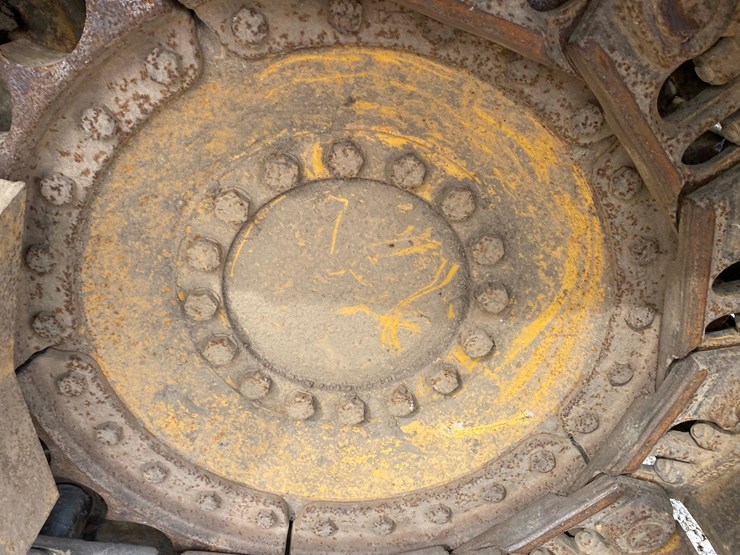 2005-deere-700h-image-30