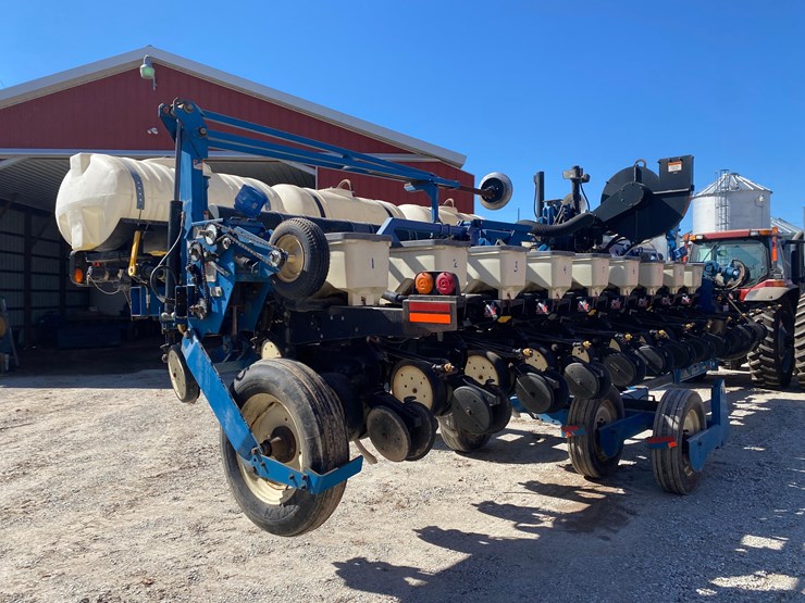 2009-kinze-3600-image-7