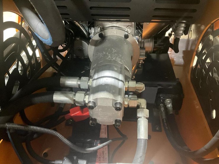 #1014-•-new-land-hero-ldh-t460-mini-track-skid-steer-loader-image-18