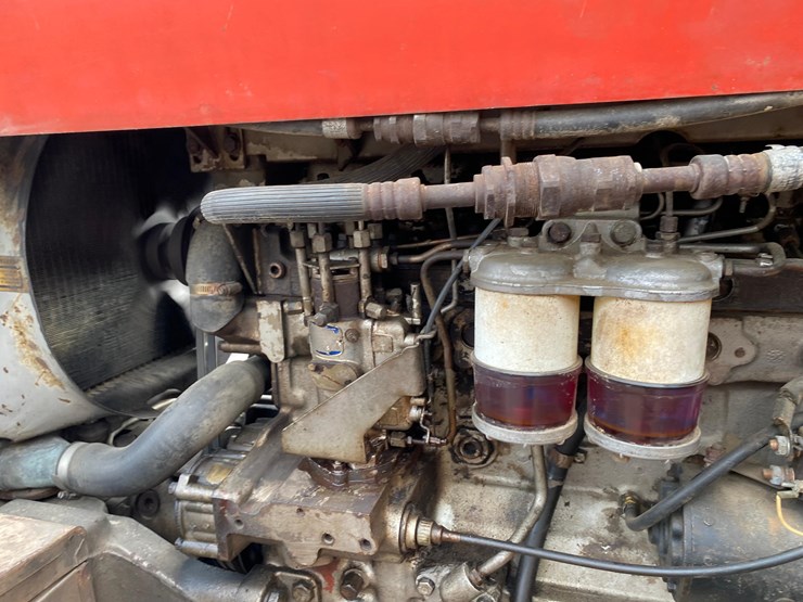 massey-ferguson-1135-image-44