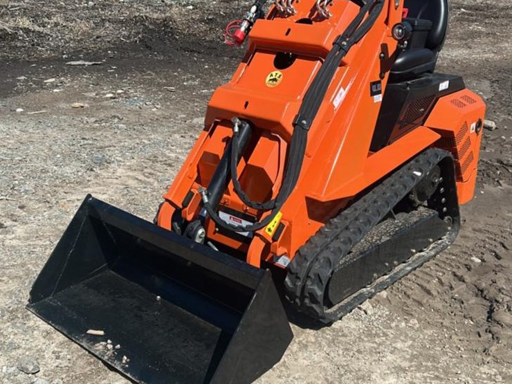 #1021-•-unused-landhero-mini-skid-steer-image-4