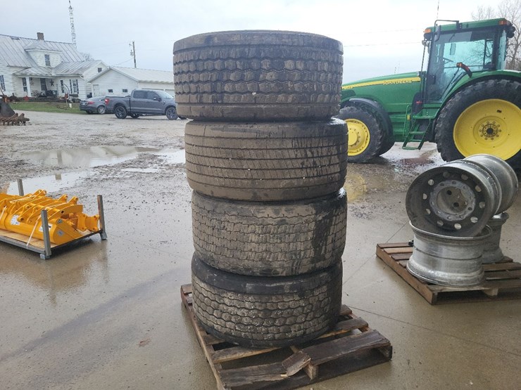 (4)-445/50r22.5-super-single-tires-w/aluminum-rims-image-4