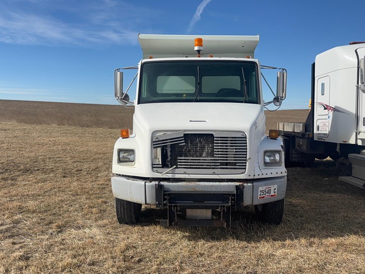 1997-freightliner-fl70-image-2