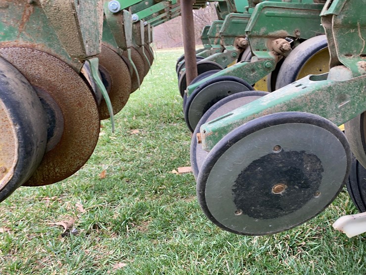 john-deere-7000-image-23