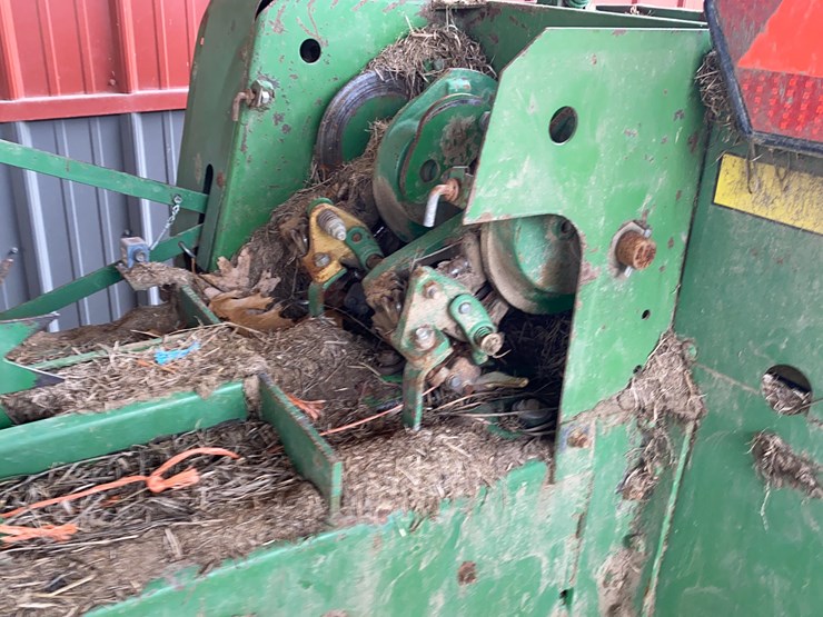 john-deere-337-image-38