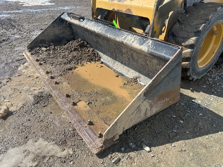 caterpillar-226d-image-9