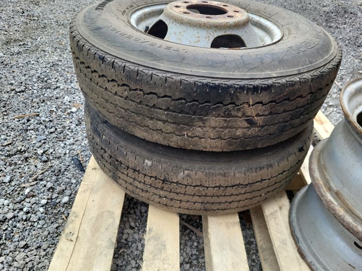 (2)-lt215/75r16-tires-w/(4)-8-bolt-rims-image-6