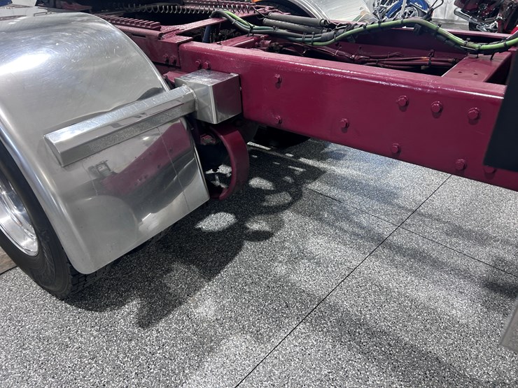 peterbilt-379-image-29