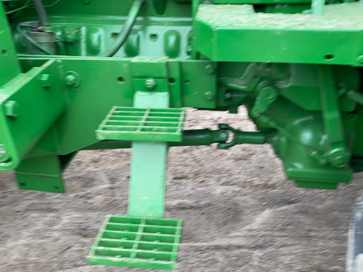 john-deere-2940-image-32